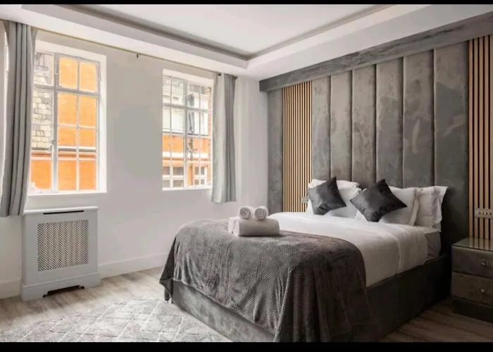 Luxury 4 Bed Knights Bridge
